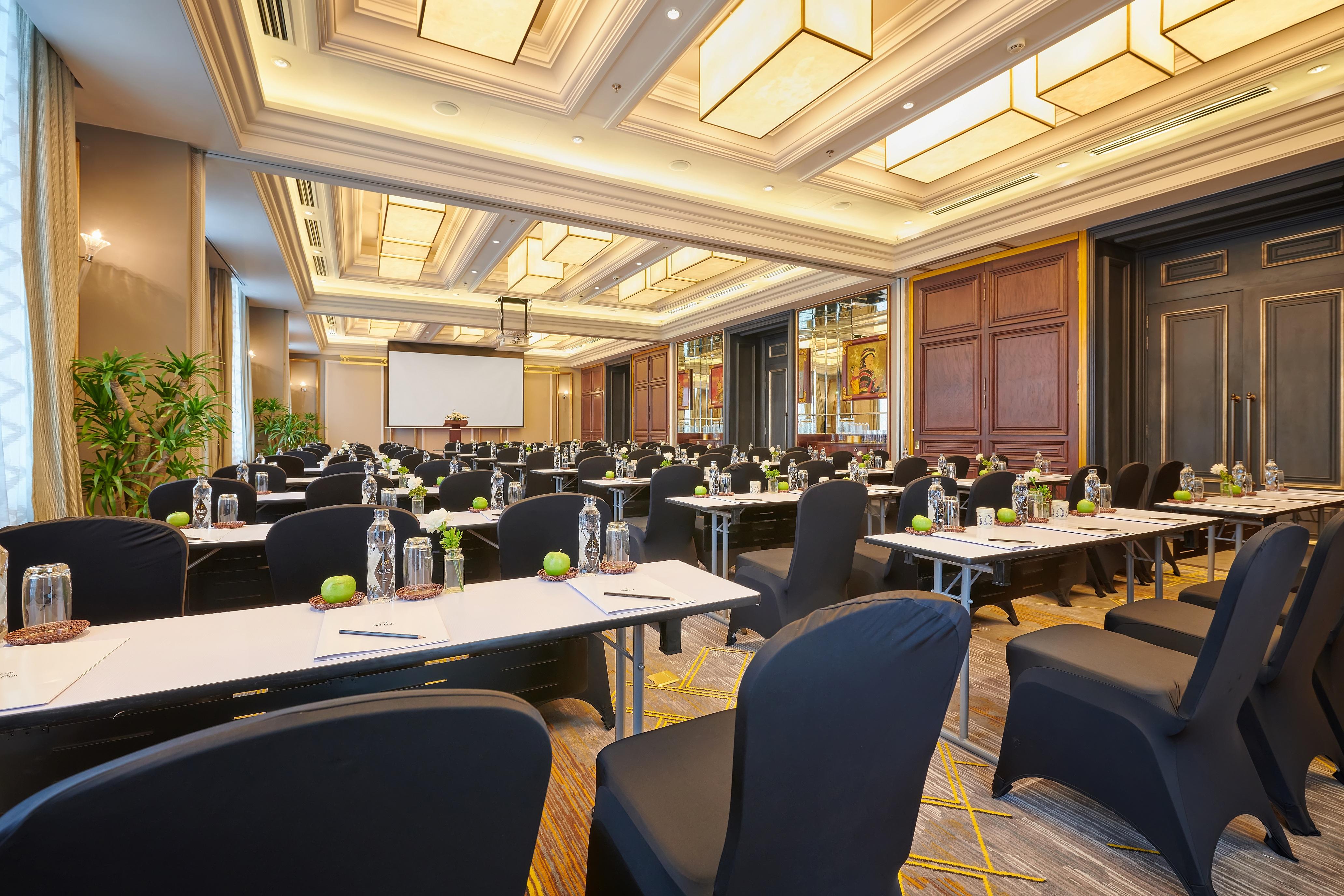 Silk Path Grand Sapa Resort & Spa Exteriör bild Meeting room