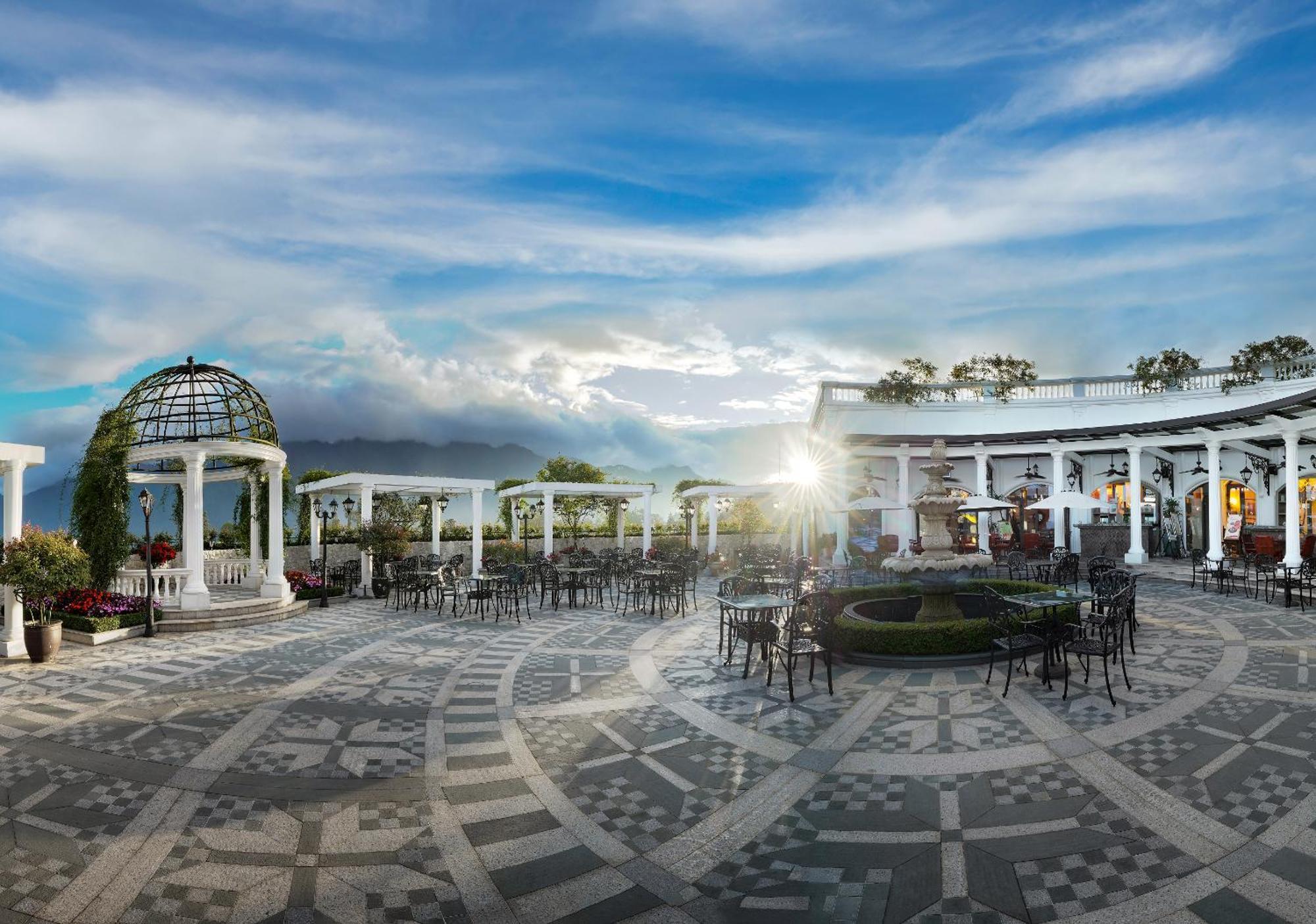 Silk Path Grand Sapa Resort & Spa Exteriör bild The Sky Garden