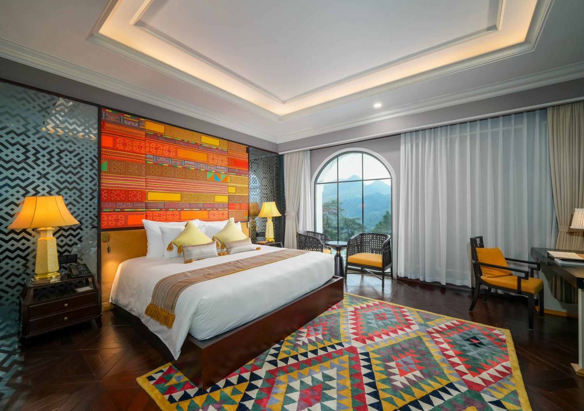 Silk Path Grand Sapa Resort & Spa Exteriör bild Deluxe Suite