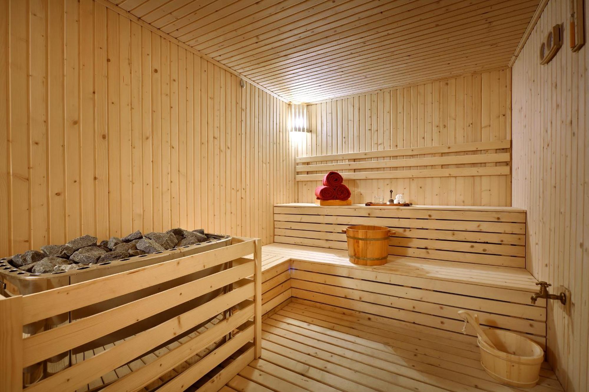 Silk Path Grand Sapa Resort & Spa Exteriör bild A Finnish sauna