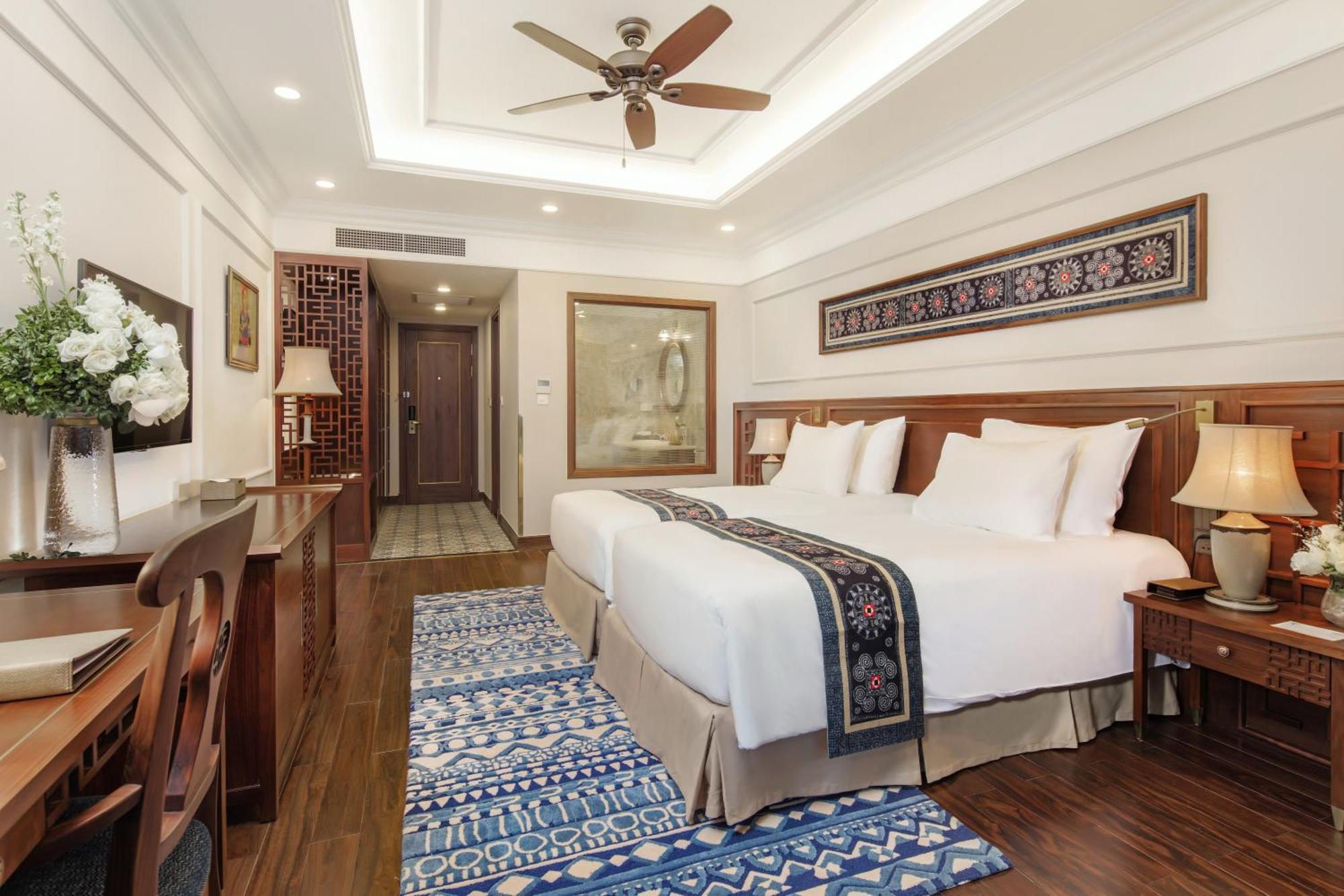 Silk Path Grand Sapa Resort & Spa Exteriör bild Deluxe Room
